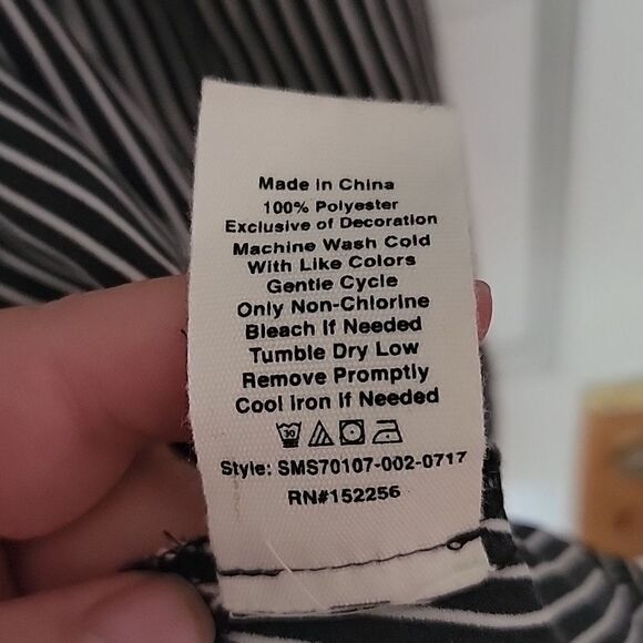 Satin wrap dress - Picture 4 of 5